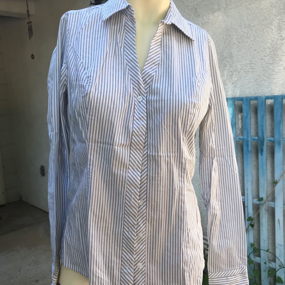 Express “The Essential” Button Up - Nwot - image 3